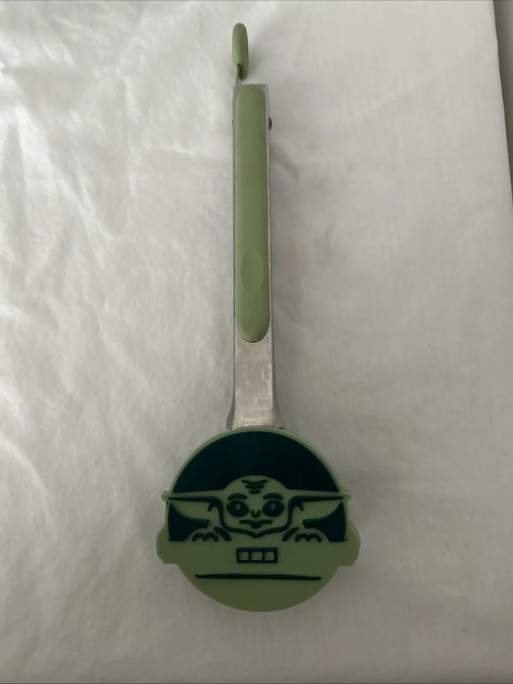 Disney Grogu & Mandalorian Green and Black Pancake Flippers and Press Set